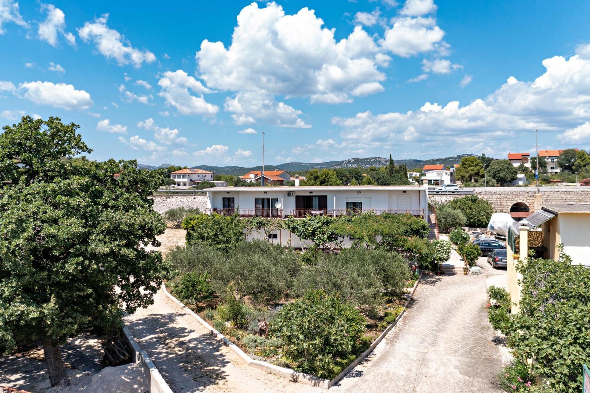 Apartments With A Parking Space Pirovac, Sibenik - 13263 Esterno foto