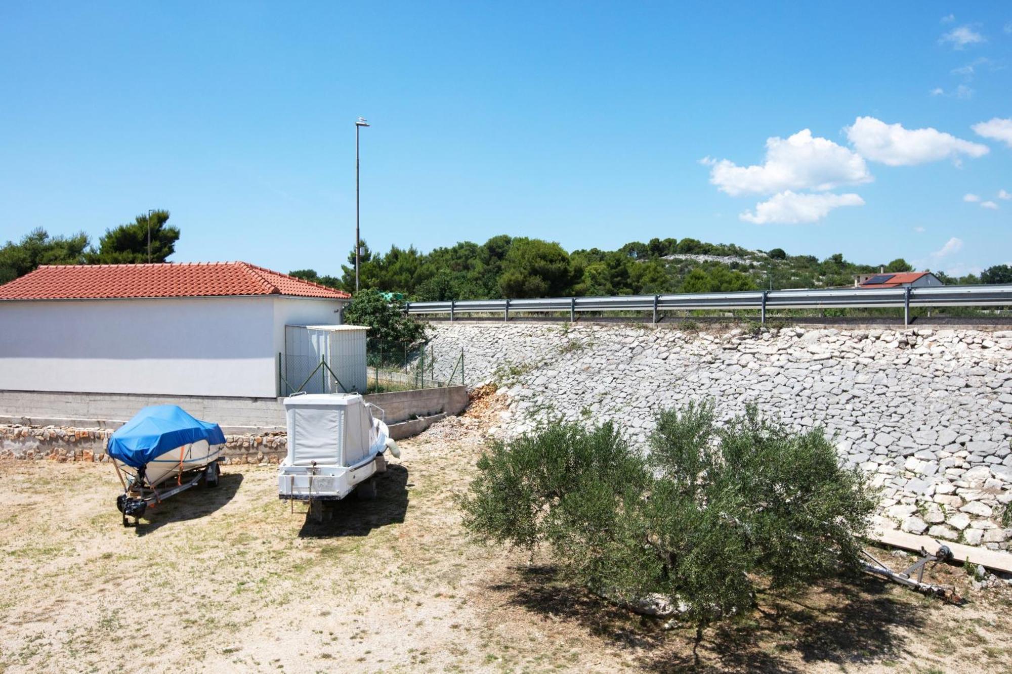 Apartments With A Parking Space Pirovac, Sibenik - 13263 Esterno foto